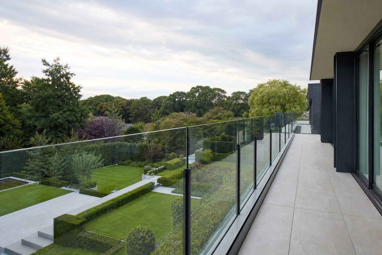 Glass installations in Welwyn Garden City