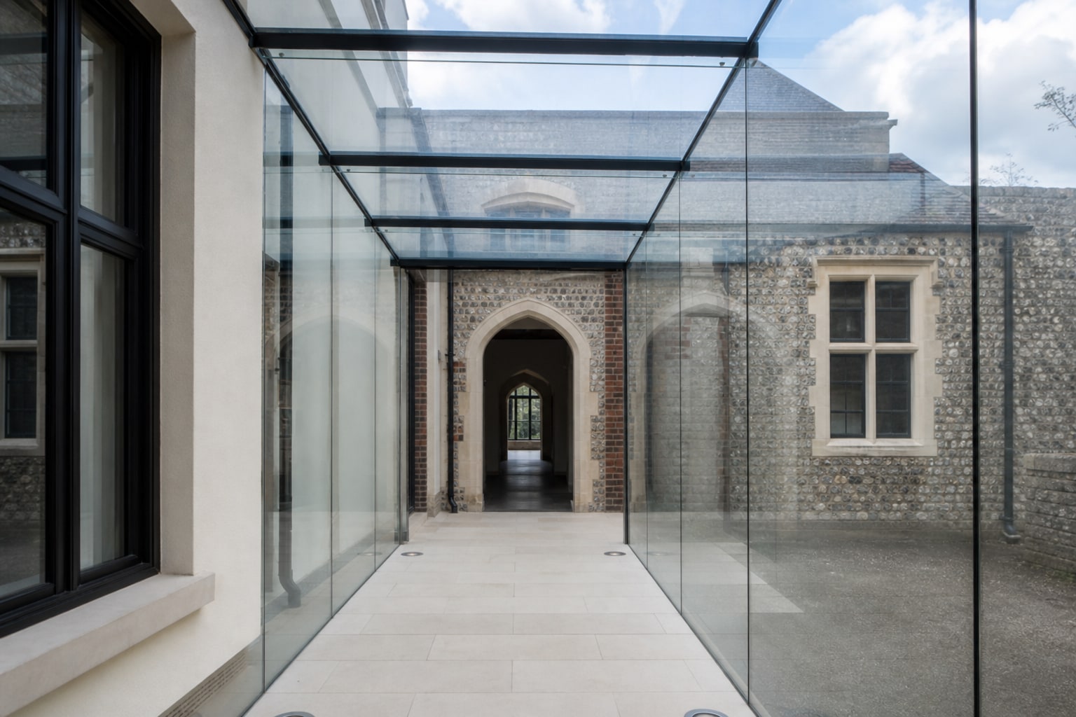 Opposite end of the glass link corridor