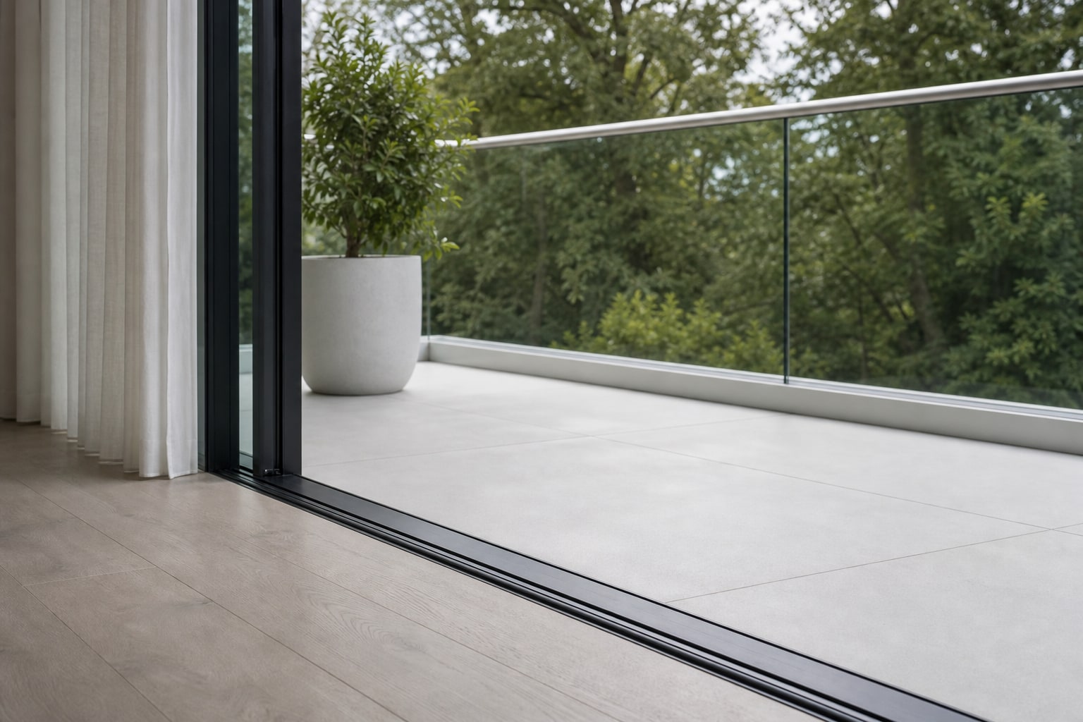 Threshold from interior to balcony deck