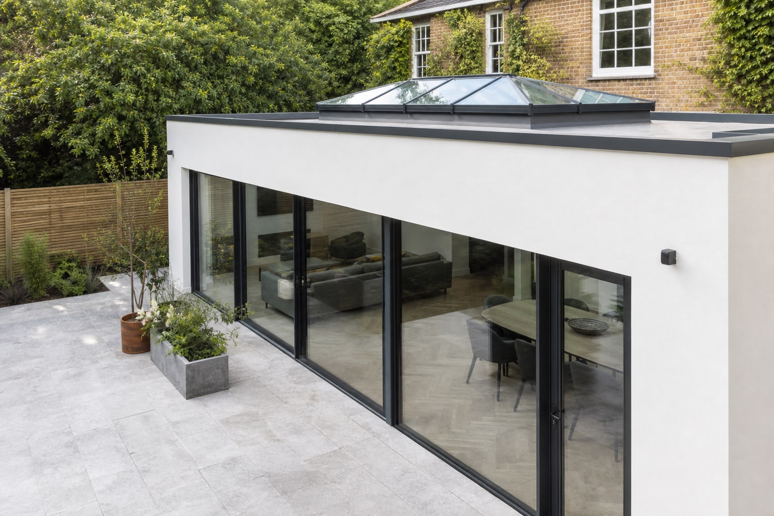 Exterior of the flat-roof extension with roof lantern
